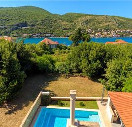 6 Bedroom Villa with Pool in Mokosica near Dubrovnik, Sleeps 12-14